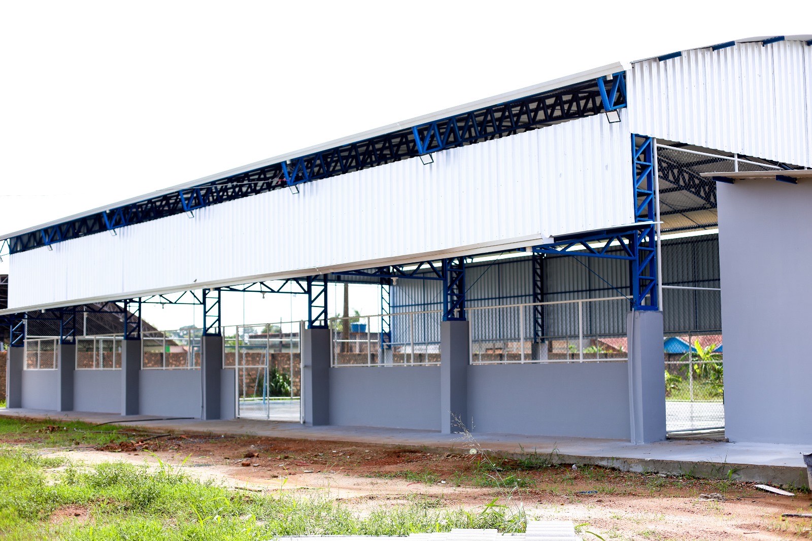 Investimento de R$ 961 mil de Ismael Crispin ergue a quadra que mudará em breve a história da APAE de São Miguel do Guaporé