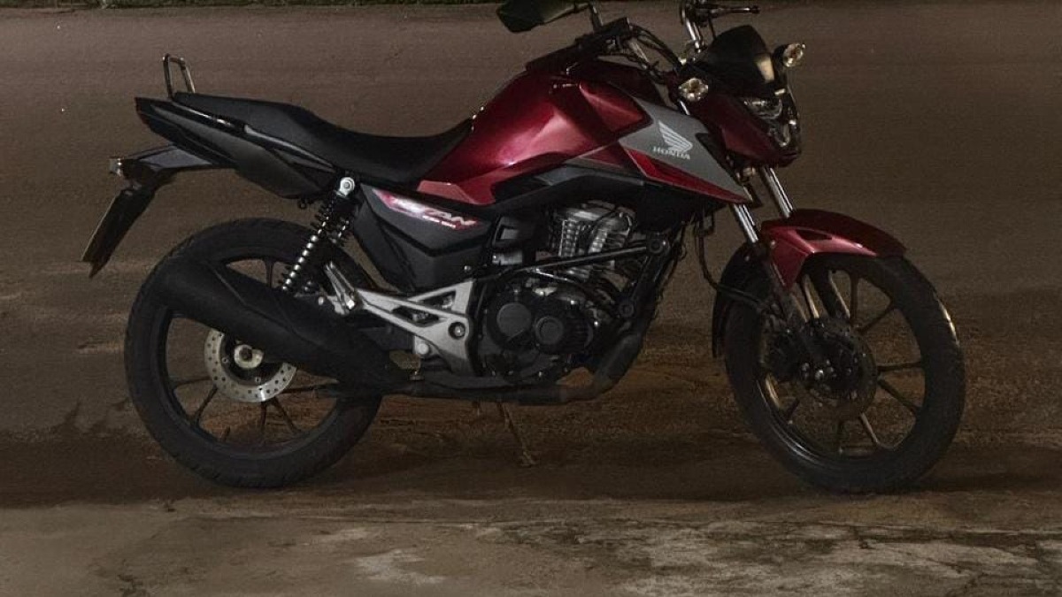 Motocicleta furtada em Presidente Médici é encontrada em barraco abandonado em Alvorada